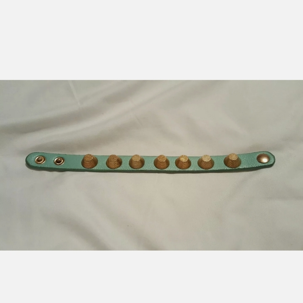 Giant Yellow Gold tone Stud Sea Green Bracelet,7-8